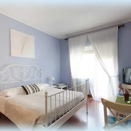 Bed A San Pietro 2* Rome
